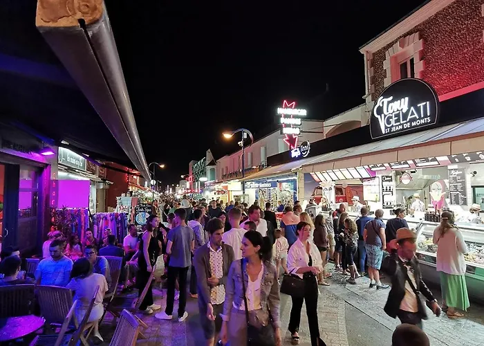 15, Proche Rue Pietonne Et شقة *