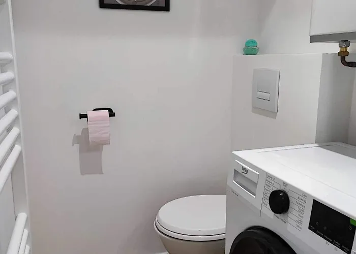 15, Proche Rue Pietonne Et سان جان دي مونت